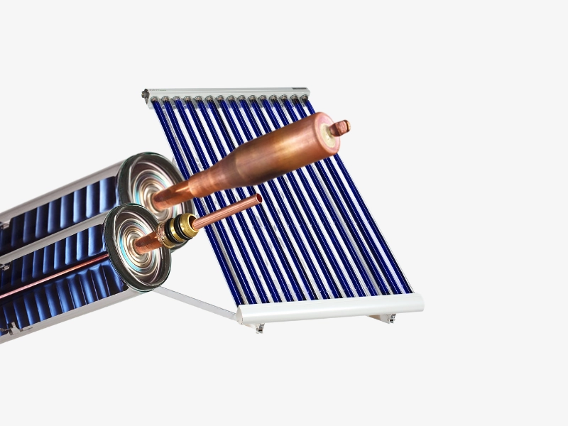 Das Bild zeigt einen Solarthermie-Vakuumröhrenkollektor mit zwei Detailansichten von Röhrenkomponenten im Vordergrund. Zu sehen sind ein Kupfer-Heatpipe-Element.