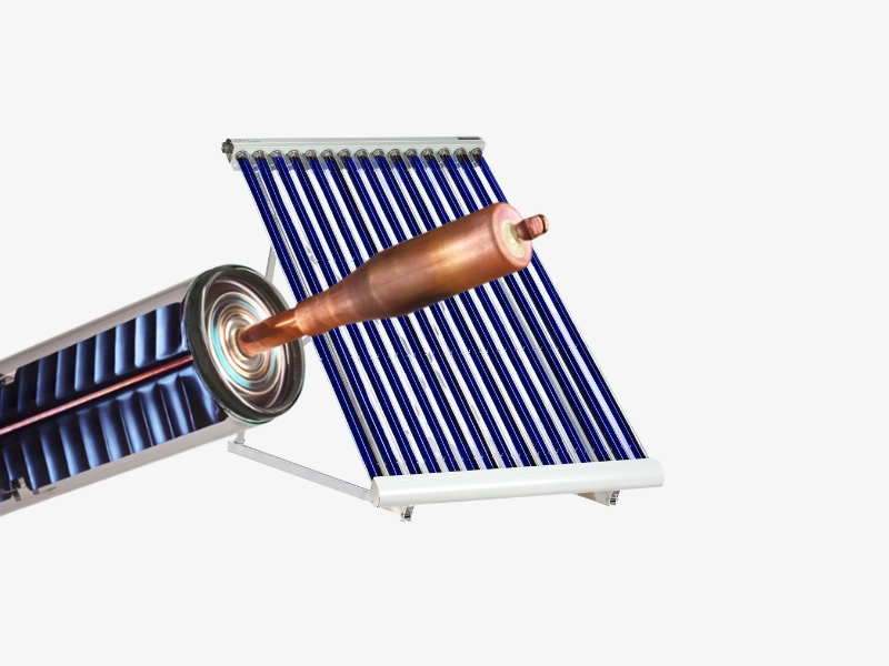 Das Bild zeigt einen Solarthermie-Vakuumröhrenkollektor mit einer Detailansicht einer einzelnen Röhrenkomponente. Im Vordergrund ist ein Kupfer-Heatpipe-Element zu sehen, das für den effizienten Wärmetransport in der Solarthermieanlage sorgt.